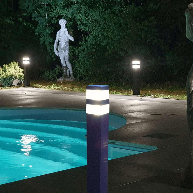 Borne Led Pyramide abords de piscine - 12V - 1000 lumens - 4000K - Lumihome-France.com