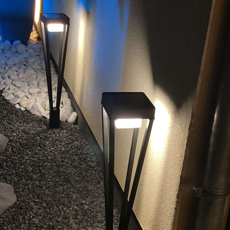 Borne Led solaire LUXOR -  Détecteur de mouvements - 3 modes d'éclairages 75 à 600 lumens